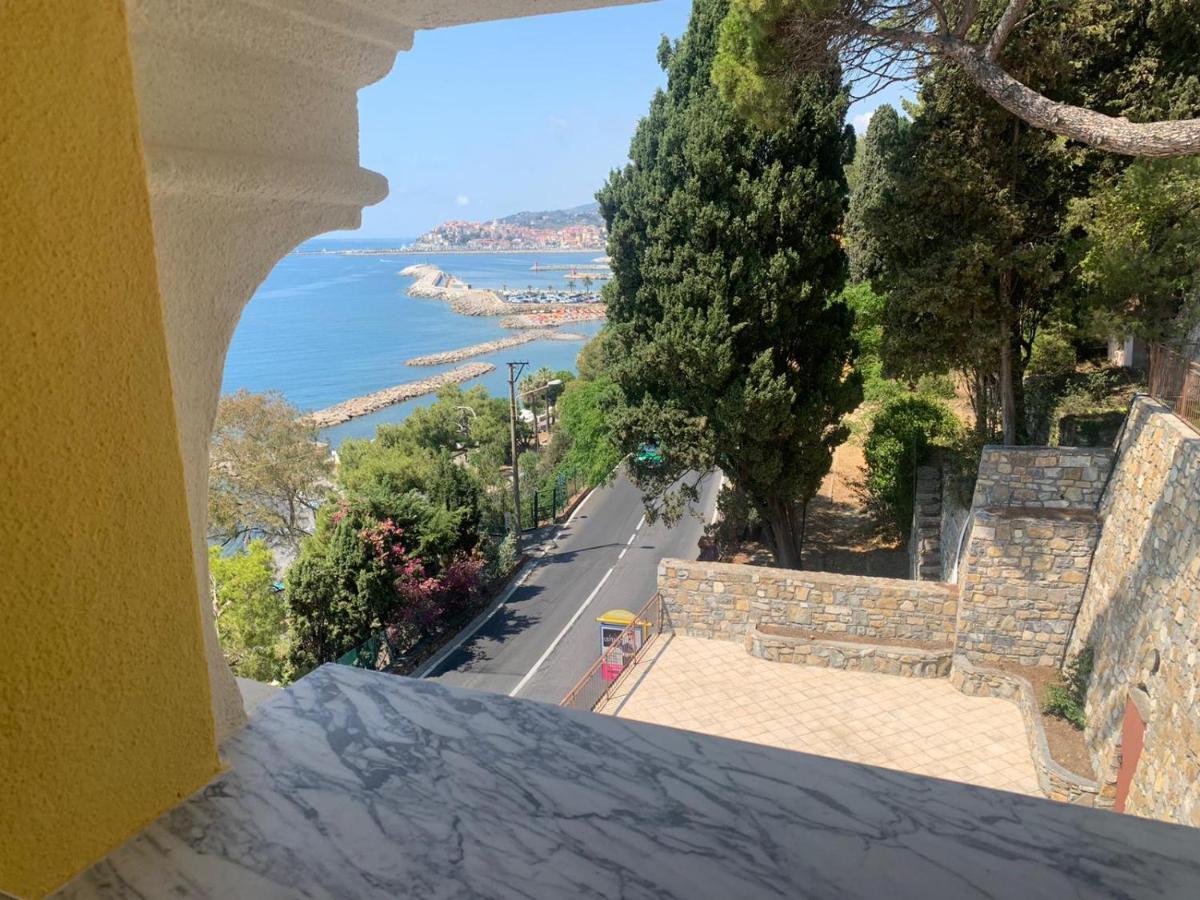 La Terrazza Nel Blu Apartment Imperia Exterior photo
